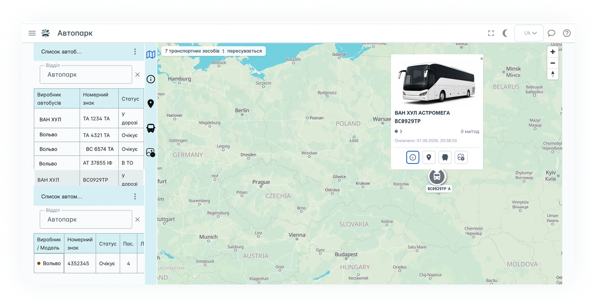 Buses on their routes and a map of fleet movement